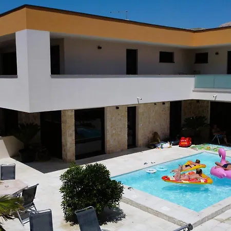 Kajgo Ii Appartement *